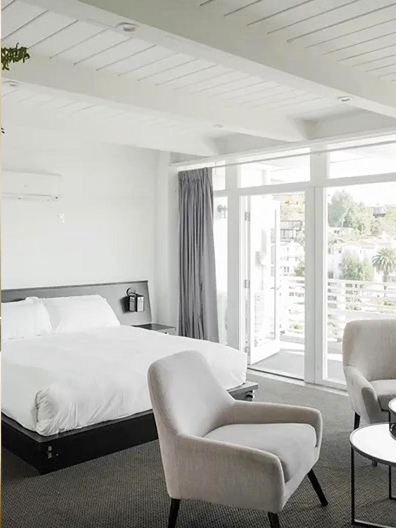 Hollywood Hills Hotel Лос-Анджелес Экстерьер фото