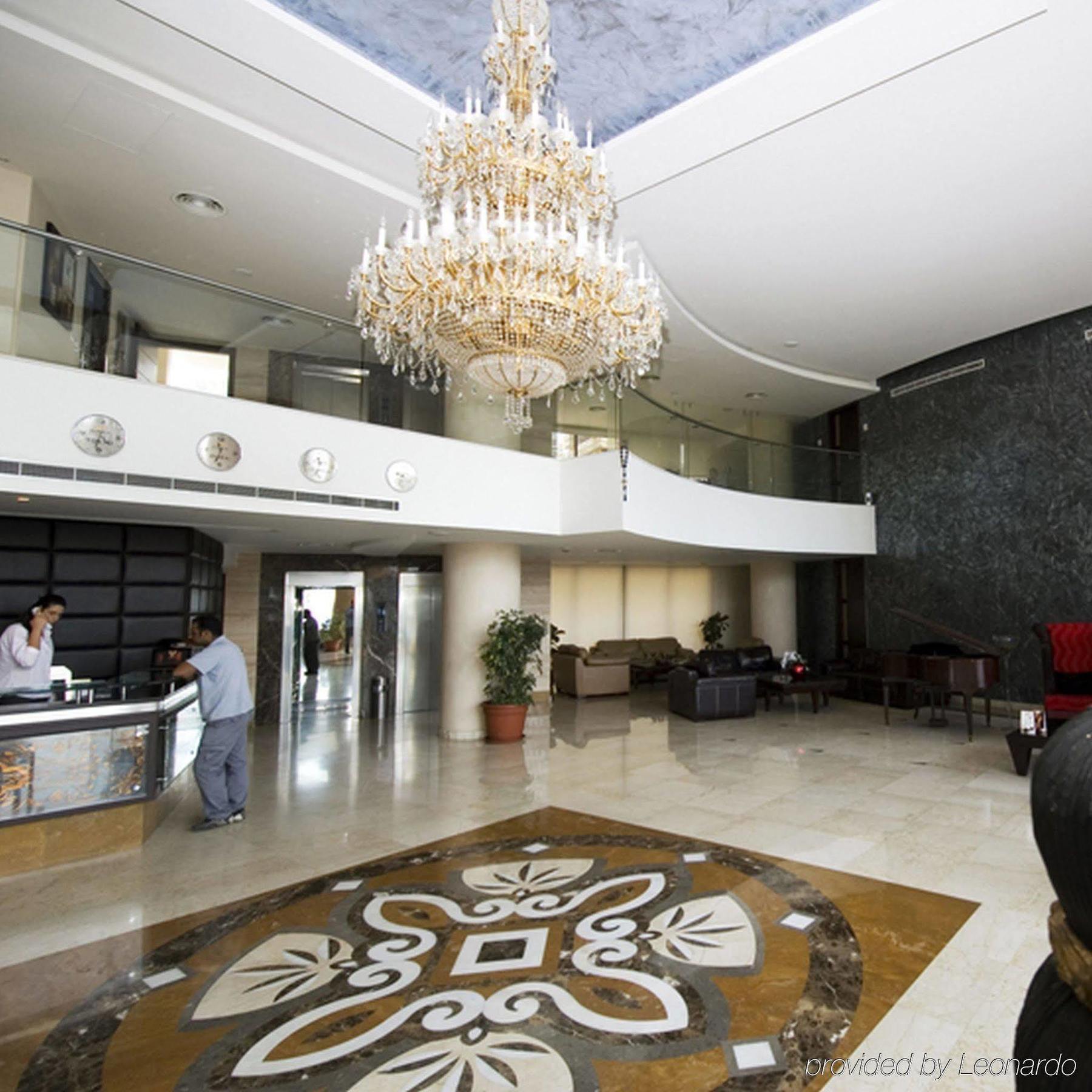 Hollywood Hills Hotel Лос-Анджелес Экстерьер фото